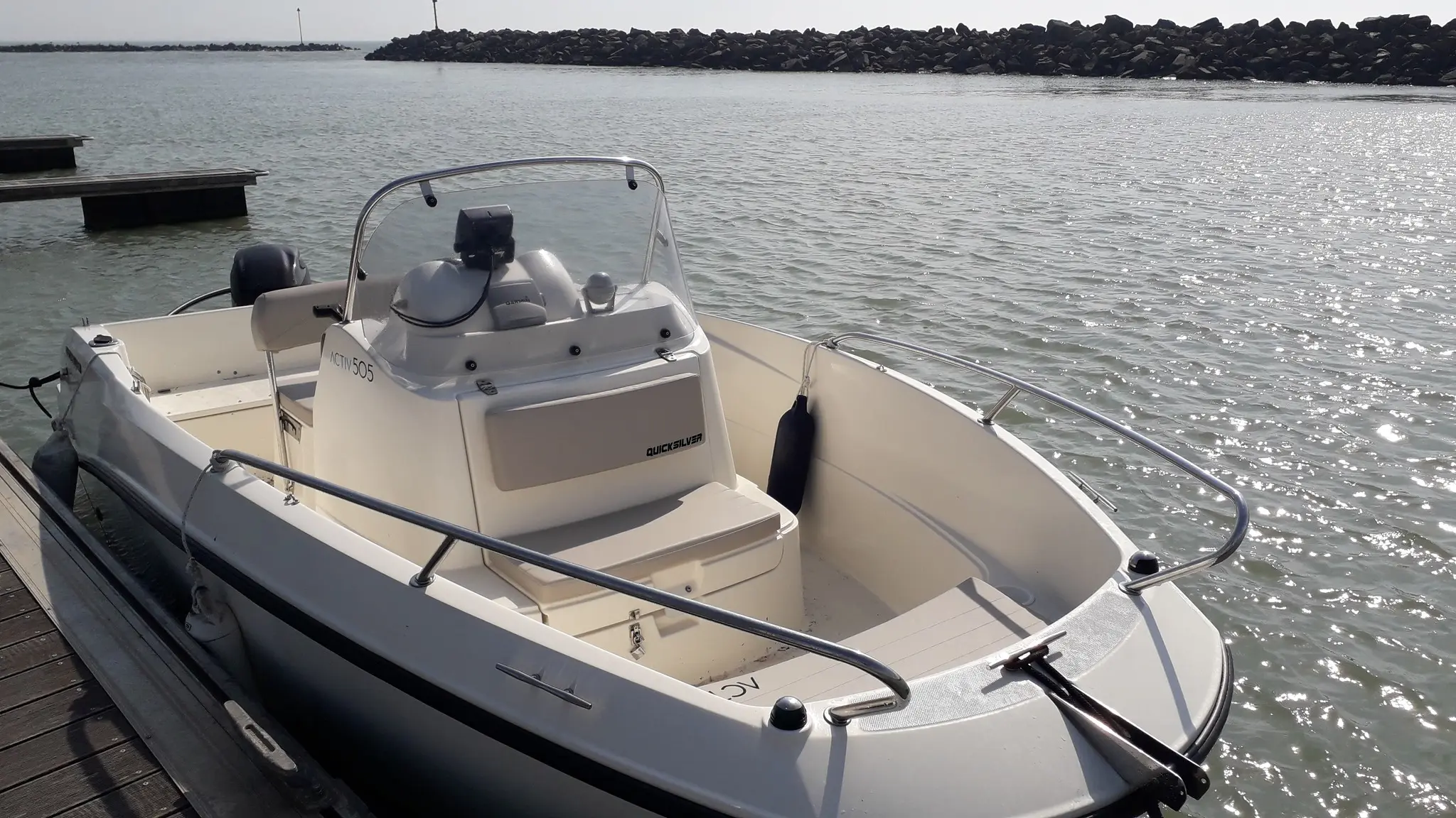 bateau quicksilver à louer