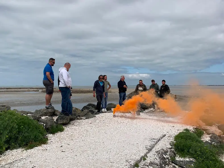 cours de sécurité en mer - feu de détresse